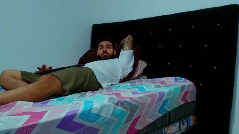 Snapshot of silvano_torrez chatting on February 27, 2025, 12:32 am silavno online show from February 27, 2025, 12:32 am