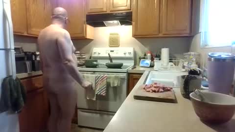 Snapshot of silverdragon70 chatting on November 17, 2025, 8:58 pm silverdragon70 online show from November 17, 2025, 8:58 pm