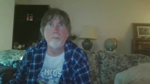 silverfunfox online show from May 24, 2026, 11:43 pm