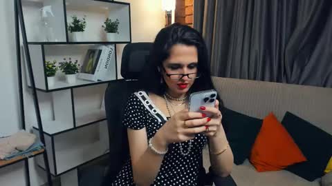 Snapshot of silvertempt chatting on October 15, 2025, 1:22 pm Syrena online show from October 15, 2025, 1:22 pm