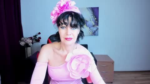 Silvia Wallec online show from July 20, 2026, 5:33 am