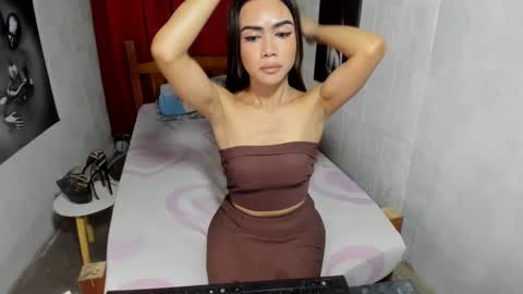 Snapshot of silviahotline911 chatting on February 5, 2025, 6:02 am Path online show from February 5, 2025, 6:02 am
