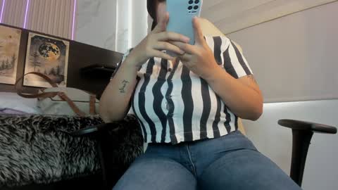 Snapshot of silviarichie_jade chatting on January 21, 2025, 2:26 pm silvia online show from January 21, 2025, 2:26 pm