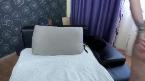 Silvya online show from September 21, 2025, 8:27 am