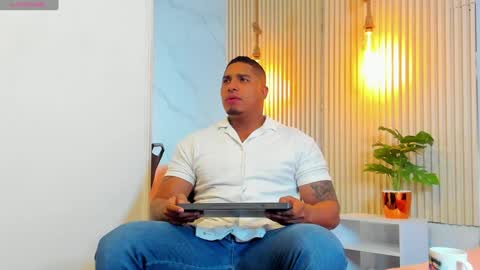 simeone_panda online show from January 20, 2025, 11:45 am