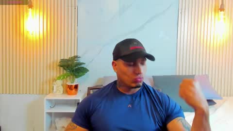 simeone_panda online show from March 12, 2025, 11:33 pm