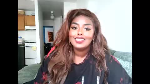 Simin Fox online show from October 2, 2025, 8:27 pm