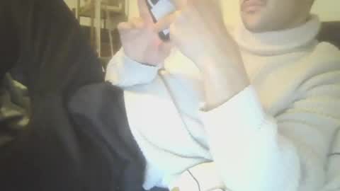 Snapshot of simml98 chatting on December 16, 2024, 10:03 pm Sam online show from December 16, 2024, 10:03 pm