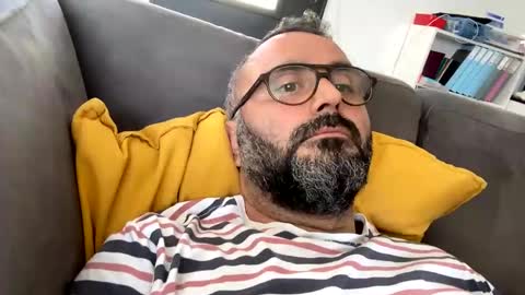 Snapshot of simon_bb chatting on September 12, 2025, 7:30 am Si online show from September 12, 2025, 7:30 am