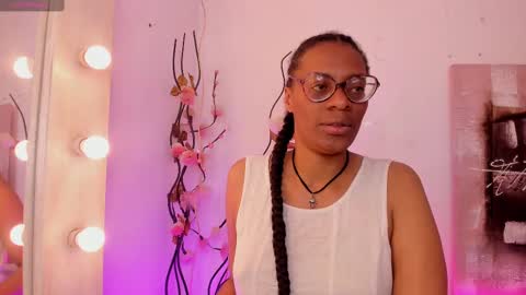 simona_brooke online show from November 10, 2025, 8:08 pm