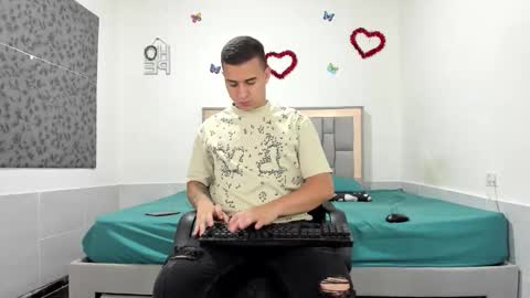 SIMON KELER online show from October 16, 2025, 2:07 pm