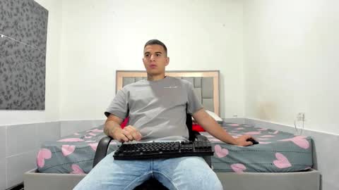 SIMON KELER online show from December 21, 2025, 11:17 am