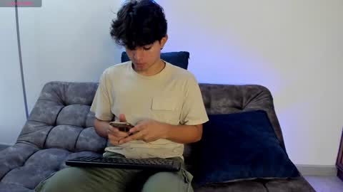  Simon  online show from February 2, 2025, 2:02 pm