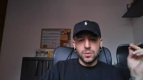 Snapshot of simonm777 chatting on July 27, 2026, 5:31 pm simonm777 online show from July 27, 2026, 5:31 pm