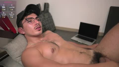 Snapshot of simoon_01 chatting on March 7, 2025, 8:13 am SIMOON online show from March 7, 2025, 8:13 am