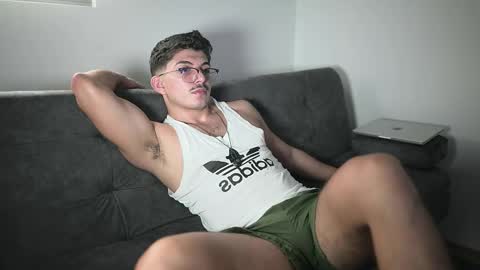 Snapshot of simoon_01 chatting on October 16, 2025, 10:11 pm SIMOON online show from October 16, 2025, 10:11 pm