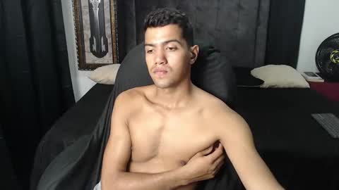 Snapshot of simple_guyy chatting on October 21, 2025, 3:29 am Andrey online show from October 21, 2025, 3:29 am