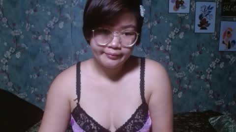 Snapshot of simply_niki chatting on October 21, 2025, 5:35 pm zia online show from October 21, 2025, 5:35 pm