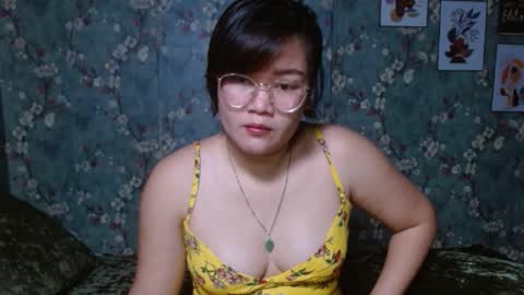 Snapshot of simply_niki chatting on November 3, 2025, 10:16 am zia online show from November 3, 2025, 10:16 am