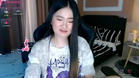 Adrianna Fowler online show from May 5, 2026, 2:41 am