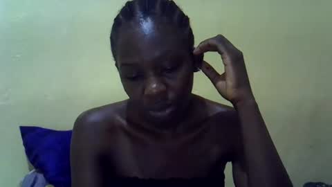 Snapshot of simplyloy33 chatting on July 6, 2026, 8:44 am simplyloy33 online show from July 6, 2026, 8:44 am