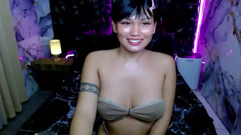 hi im thalia  nice to meet you  please give me thumbs up 3 online show from June 22, 2026, 2:02 am