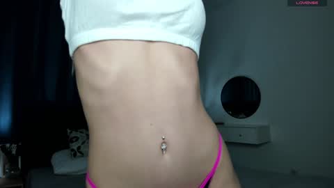 Naomi online show from December 6, 2024, 1:11 pm