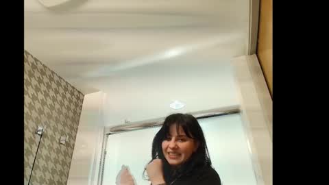 Sincerelyneon online show from February 5, 2026, 1:10 am