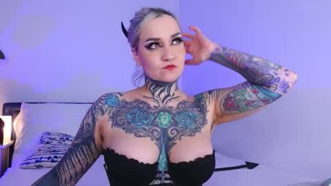 Snapshot of sindeleros chatting on October 10, 2025, 1:43 pm Ms. Sindel online show from October 10, 2025, 1:43 pm