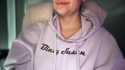 Snapshot of sindrastone chatting on September 12, 2025, 3:34 pm Sindra online show from September 12, 2025, 3:34 pm