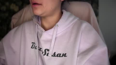 Sindra online show from November 24, 2025, 6:07 pm