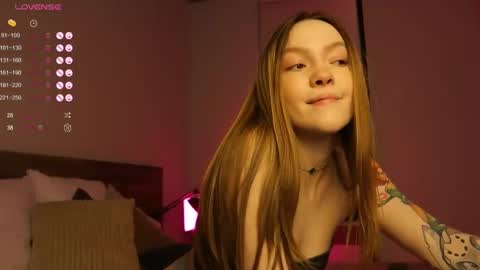 Snapshot of sinfulsmile_ chatting on March 9, 2025, 1:15 pm Ivy online show from March 9, 2025, 1:15 pm