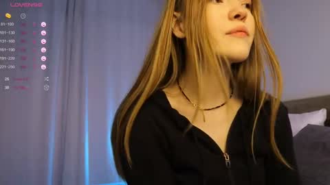 Snapshot of sinfulsmile_ chatting on March 12, 2025, 7:24 am Ivy online show from March 12, 2025, 7:24 am