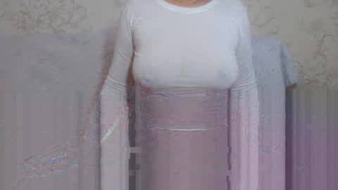 Snapshot of single__mom chatting on January 2, 2025, 4:30 am Arina online show from January 2, 2025, 4:30 am