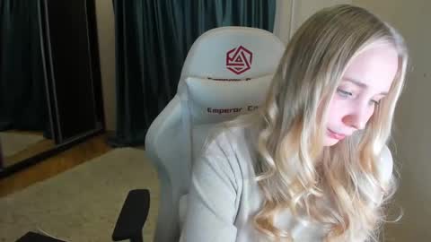 Snapshot of singlemother5619 chatting on February 9, 2025, 2:28 am nika online show from February 9, 2025, 2:28 am