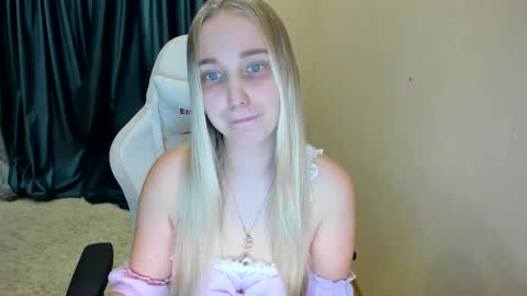 Snapshot of singlemother5619 chatting on February 13, 2025, 7:10 pm nika online show from February 13, 2025, 7:10 pm