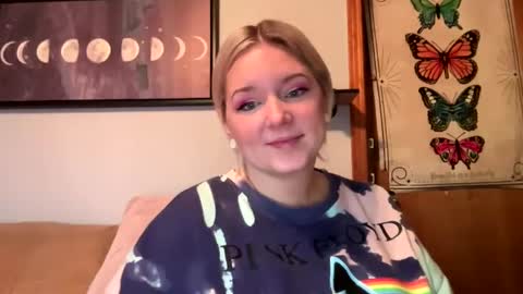 singlesexymom online show from January 1, 2025, 10:35 pm