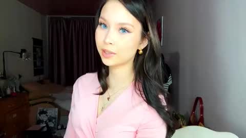 Emma online show from November 15, 2025, 11:51 am