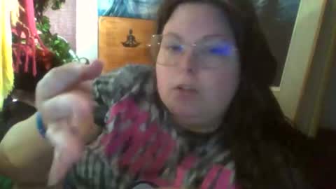 Snapshot of siofra chatting on June 9, 2026, 1:01 pm Siofra online show from June 9, 2026, 1:01 pm