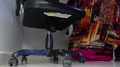 only foot                         worshipers here online show from February 23, 2025, 9:37 pm