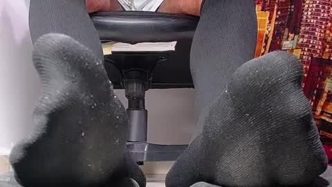 only foot                         worshipers here online show from March 6, 2025, 9:42 pm