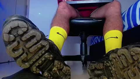 Snapshot of sir_kev66 chatting on February 28, 2026, 8:48 am only foot worshipers here online show from February 28, 2026, 8:48 am