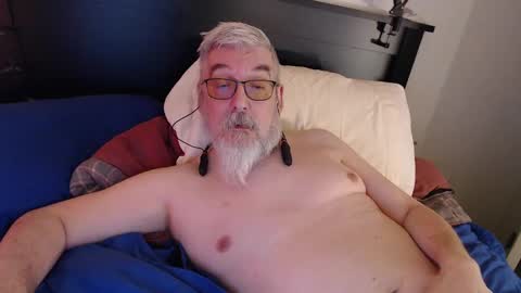 Snapshot of sirbeercan chatting on December 19, 2024, 4:13 am sir beer can the friendly hermit online show from December 19, 2024, 4:13 am