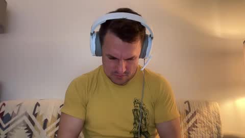 Snapshot of sirbubblesworth chatting on February 19, 2025, 7:16 pm sirbubblesworth online show from February 19, 2025, 7:16 pm