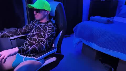 Sir Daddy McQween online show from February 9, 2026, 8:29 am