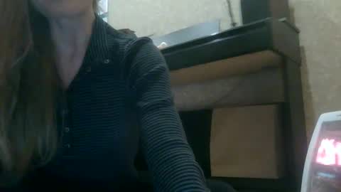 Snapshot of siren_voise chatting on March 2, 2026, 2:24 pm siren_voise online show from March 2, 2026, 2:24 pm