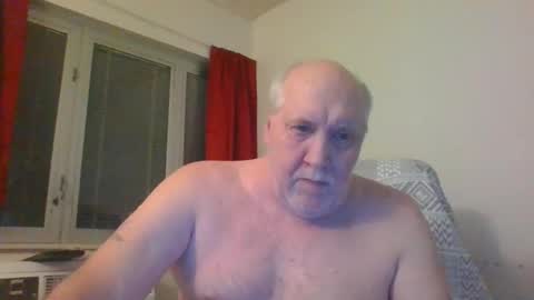 Snapshot of sirmark52 chatting on February 14, 2025, 12:19 am sir mark online show from February 14, 2025, 12:19 am