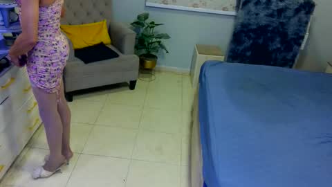 D i f a  Ana Arbeh shemale online show from March 18, 2026, 4:59 am