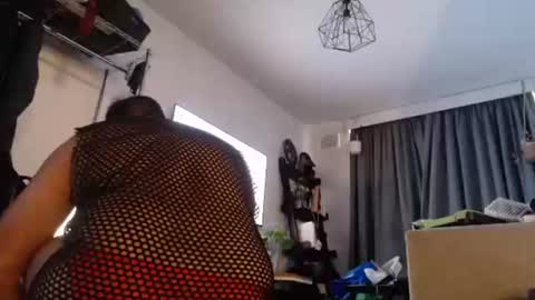 Snapshot of sissyboilooking chatting on December 21, 2024, 3:14 am RESPONDS WELL TO ... online show from December 21, 2024, 3:14 am