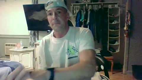 sitonmyfacemeowmm online show from December 18, 2025, 9:43 pm